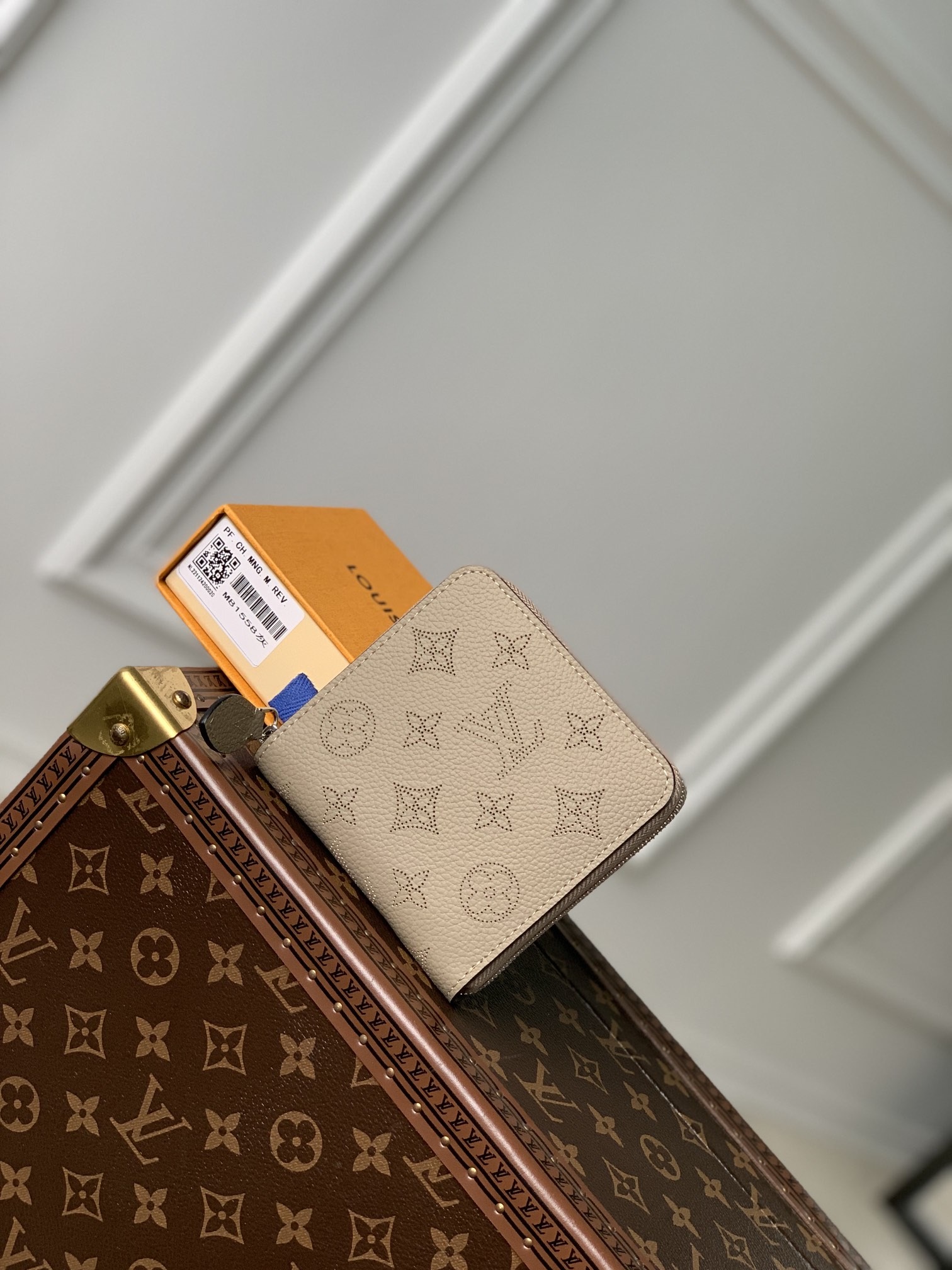 Louis Vuitton Wallet-M81